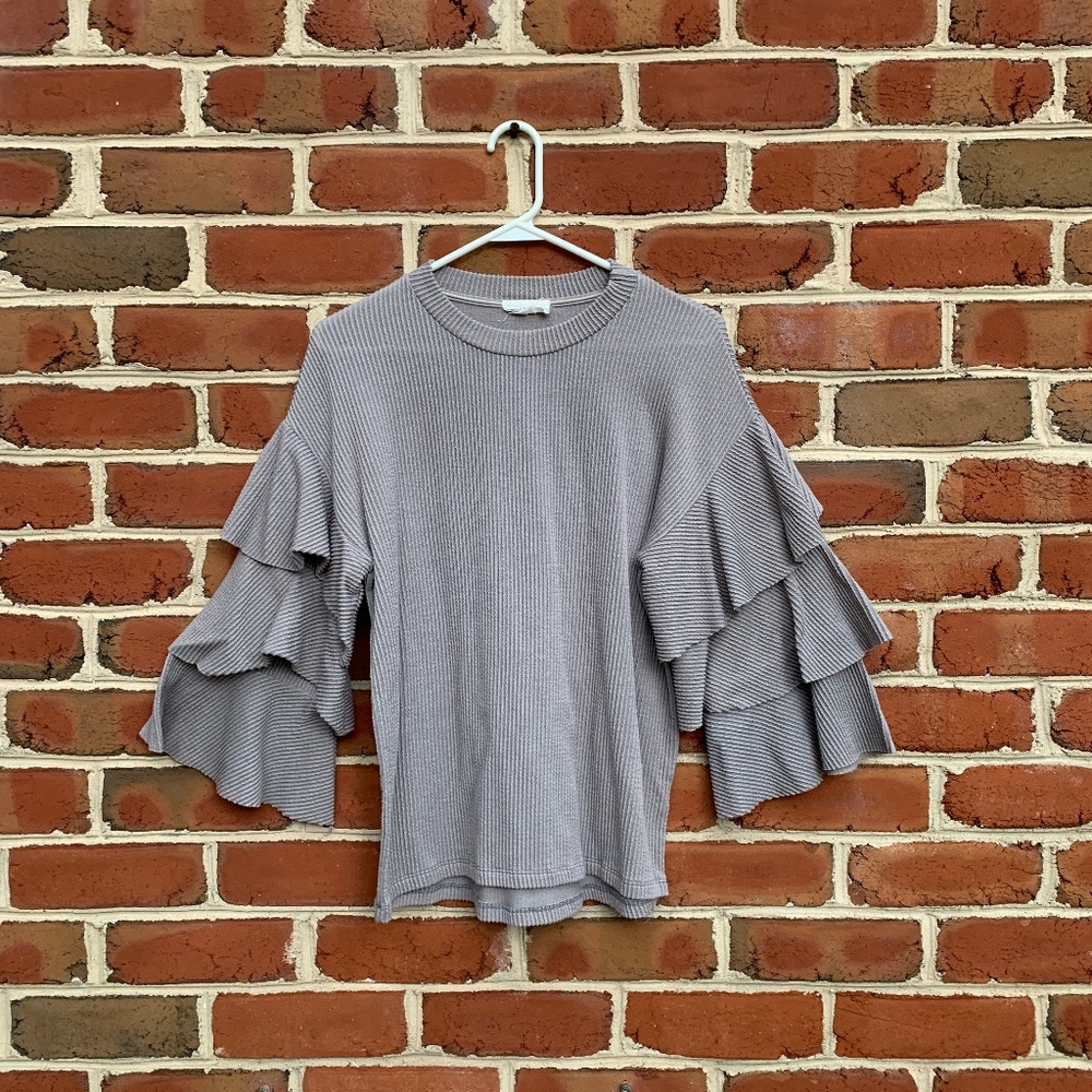 Women's Vestique Grey Bell Layer Sleeve Sweater